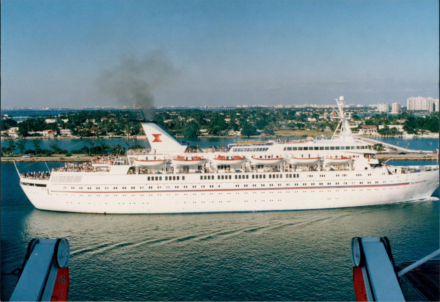 carnival cruise ships 1991